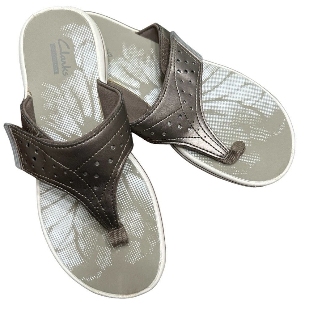 Clarks Thong Sandals 6